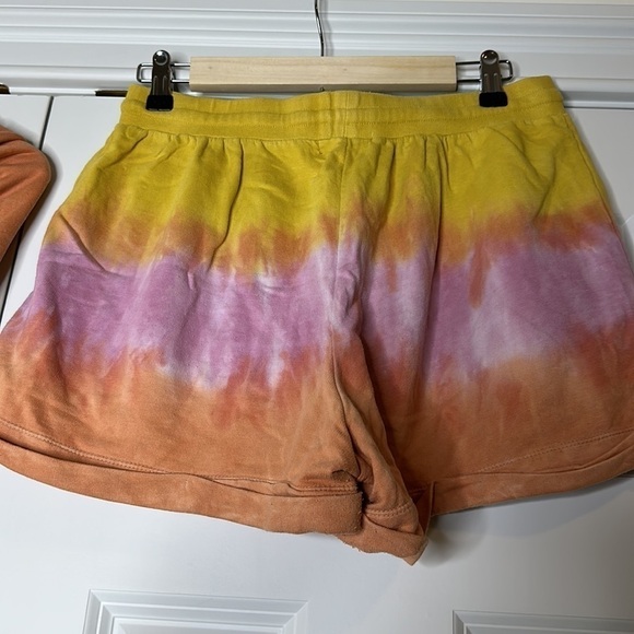 YFB Tie Dye Sweatshirt & Shorts Set M/L - Picture 12 of 13